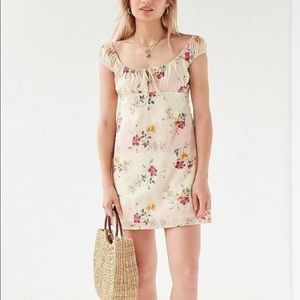 Urban Outfitters Floral Keyhole Off Shoulder‎ Dress Cream Large